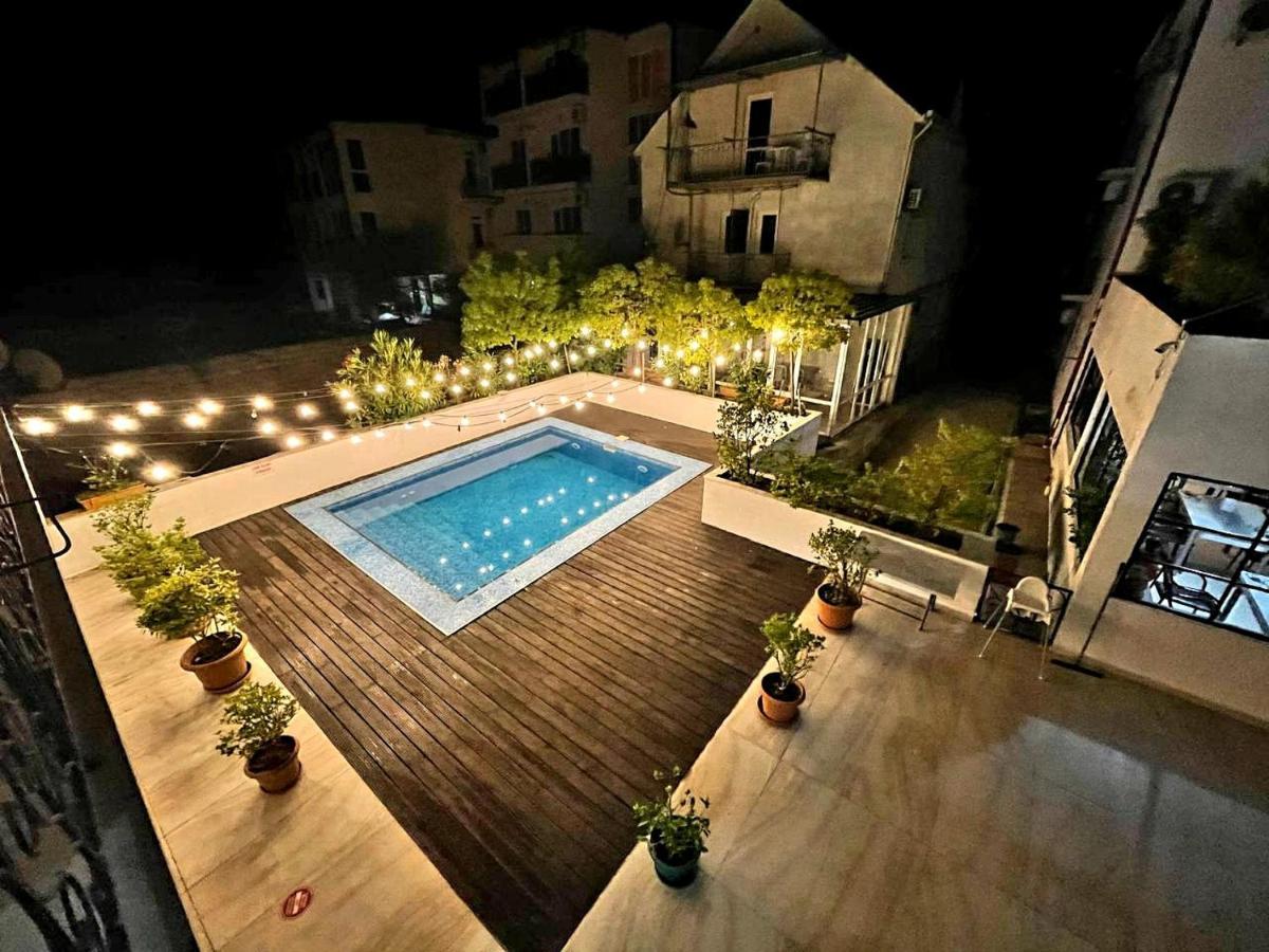 Live Inn อูเรคี ภายนอก รูปภาพ